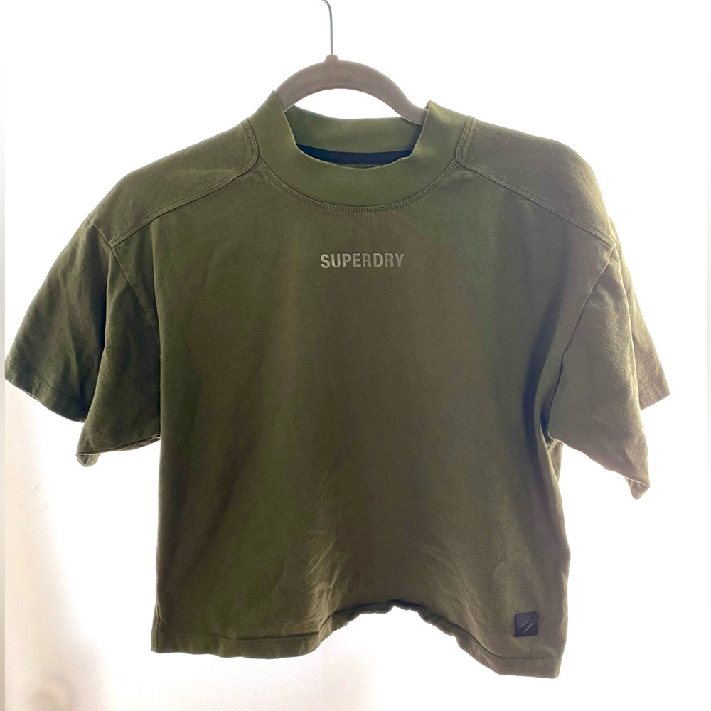 Women’s Superdry T-Shirt in Forest Green size 2